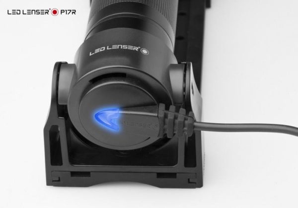 Linterna LED LENSER P17R recargable 400 Lúmenes.8417R